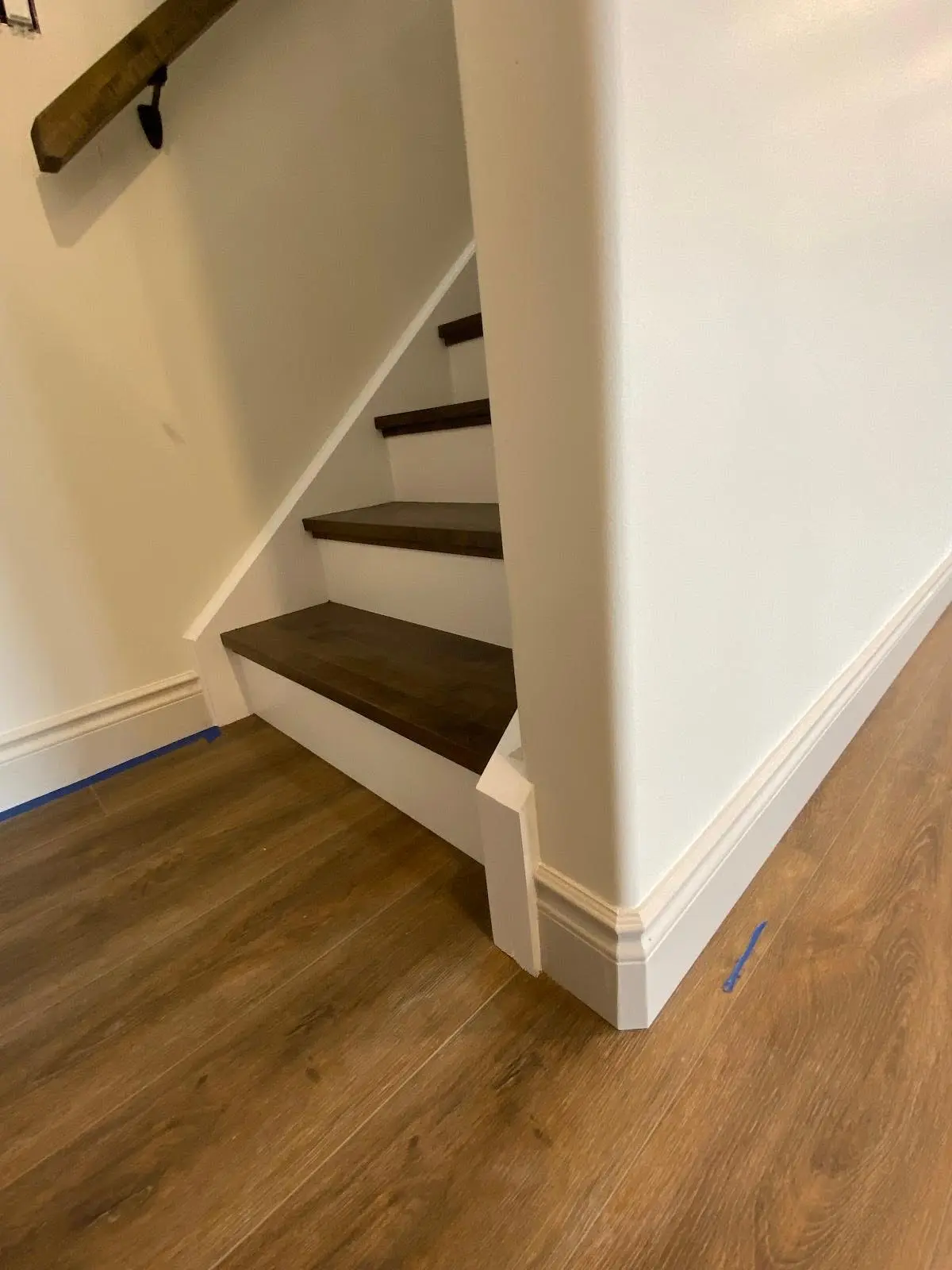 outdoor patio with wooden privacy screen